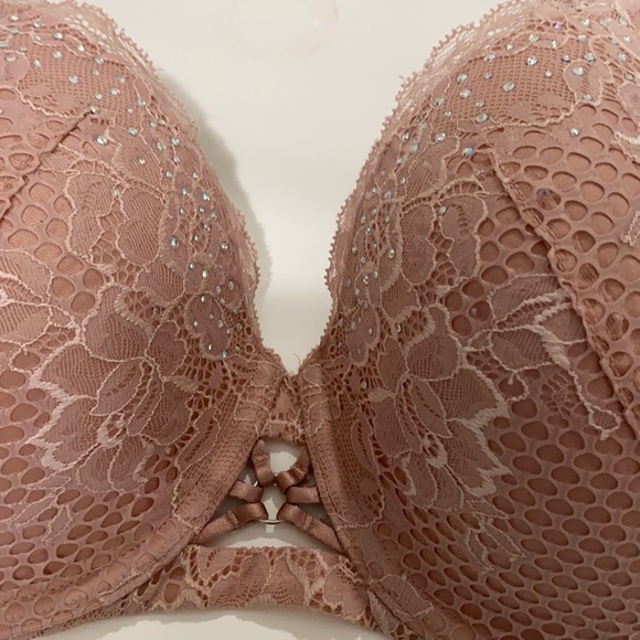 32DD La senza bra like new worn minimally pink with beautiful detail - Picture 3 of 4